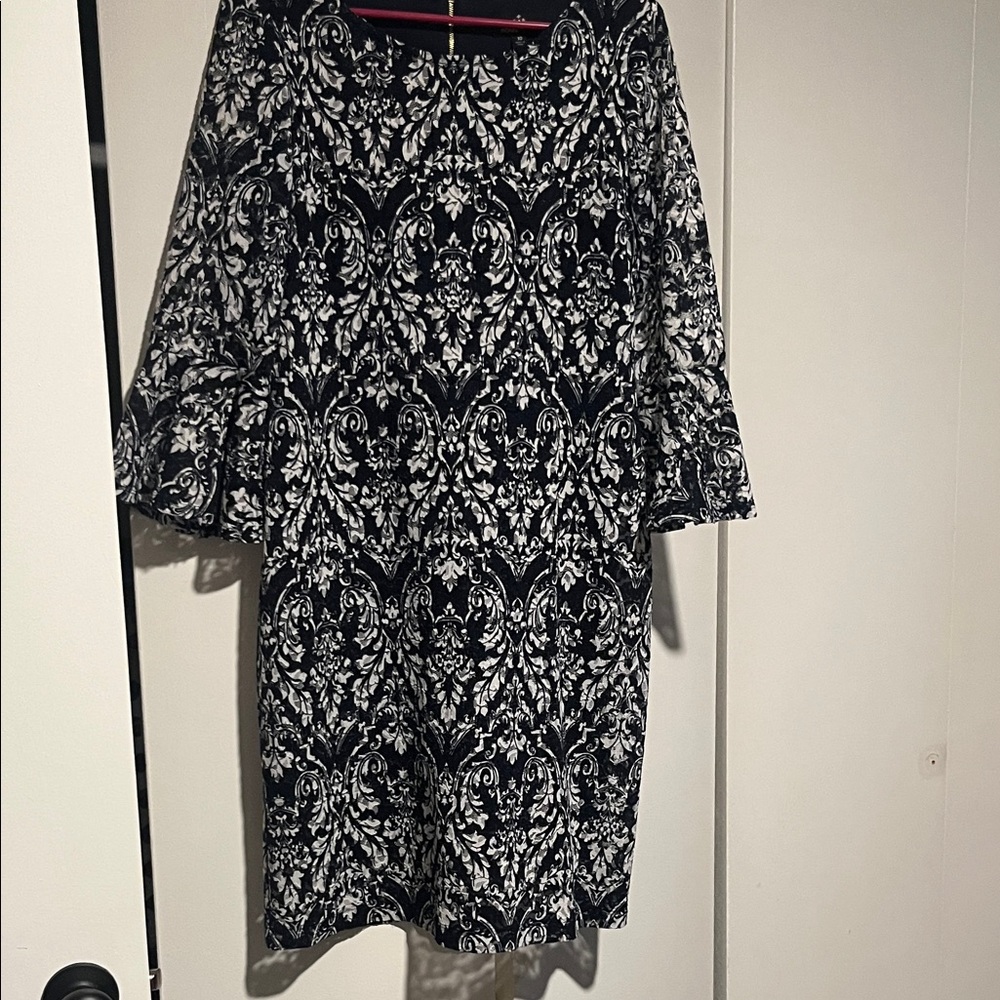 Ronni Nicole Midnight and Ivory Patterned Dress